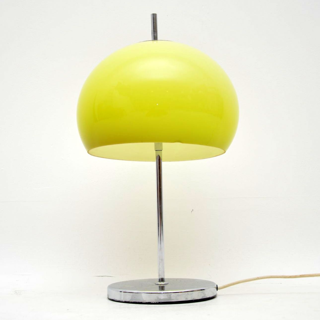 1970s Vintage Italian Table Lamp by Harvey Guzzini (1 of 1)