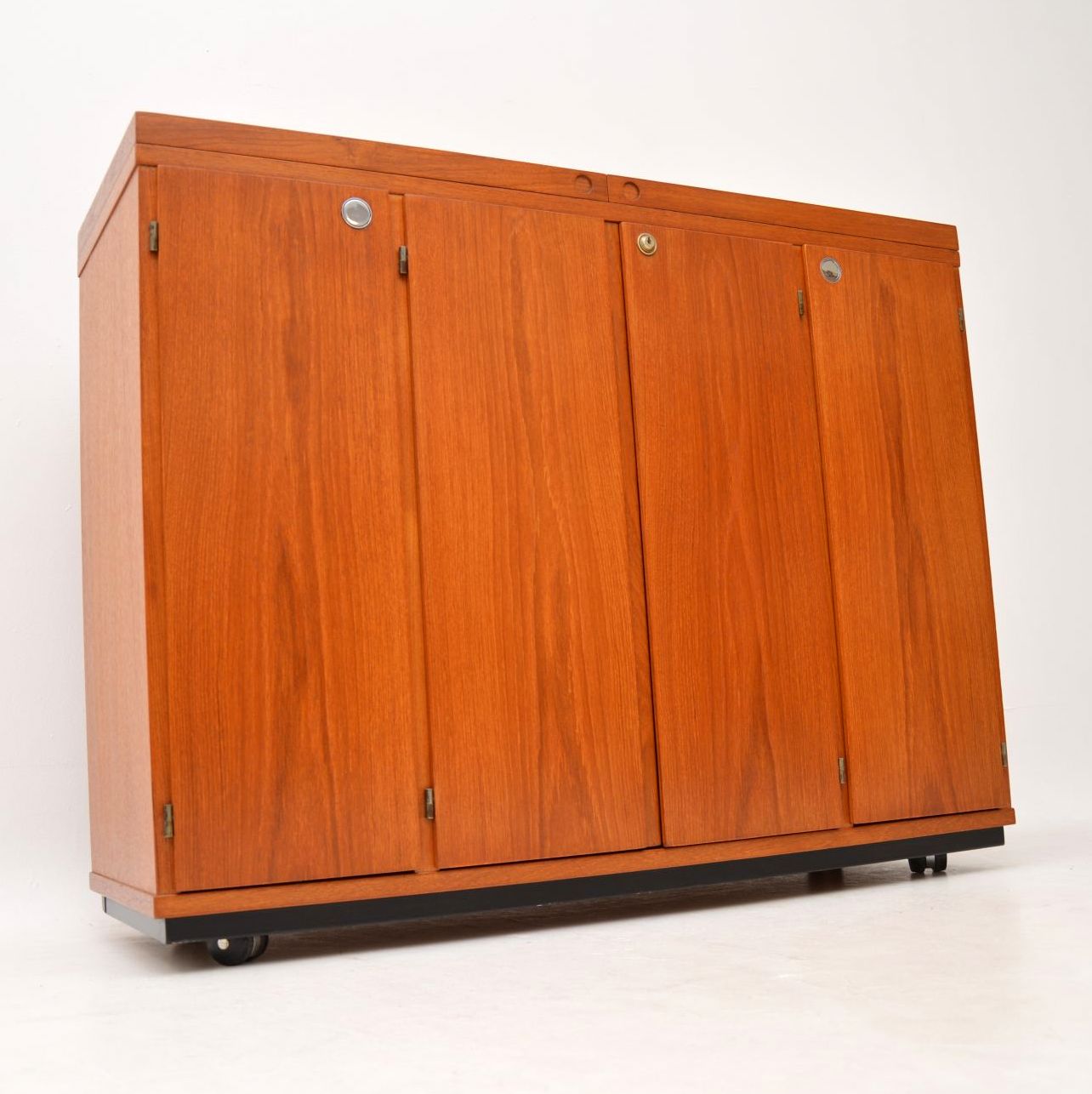 1960s Danish Teak Captains Bar / Drinks Cabinet by Dyrlund (1 of 12) 1960s Danish Teak Captains Bar / Drinks Cabinet by Dyrlund (1 of 12)