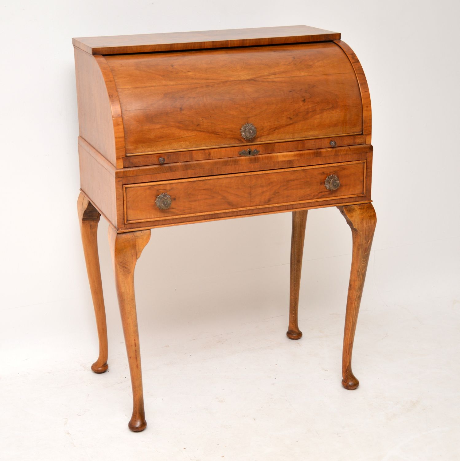 Walnut Queen Anne Style Cylinder Top Writing Bureau C.1920 (1 of 12) Walnut Queen Anne Style Cylinder Top Writing Bureau C.1920 (1 of 12)