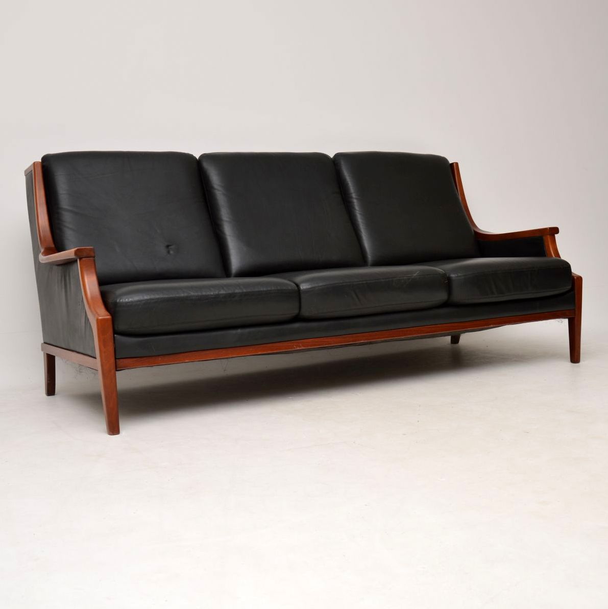 1970s Vintage Danish Leather Sofa (1 of 10)