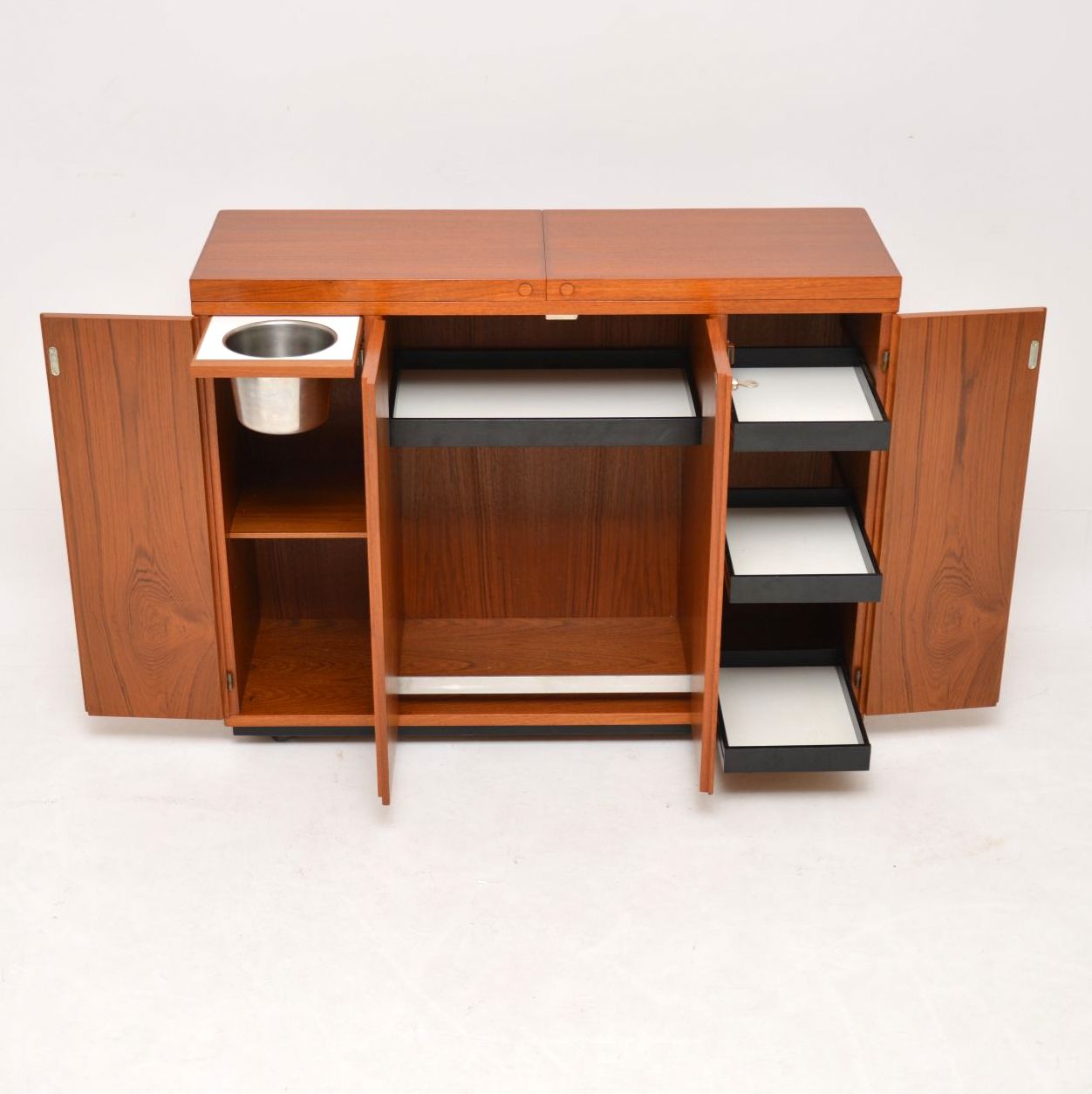 1960s Danish Teak Captains Bar / Drinks Cabinet by Dyrlund (1 of 12)