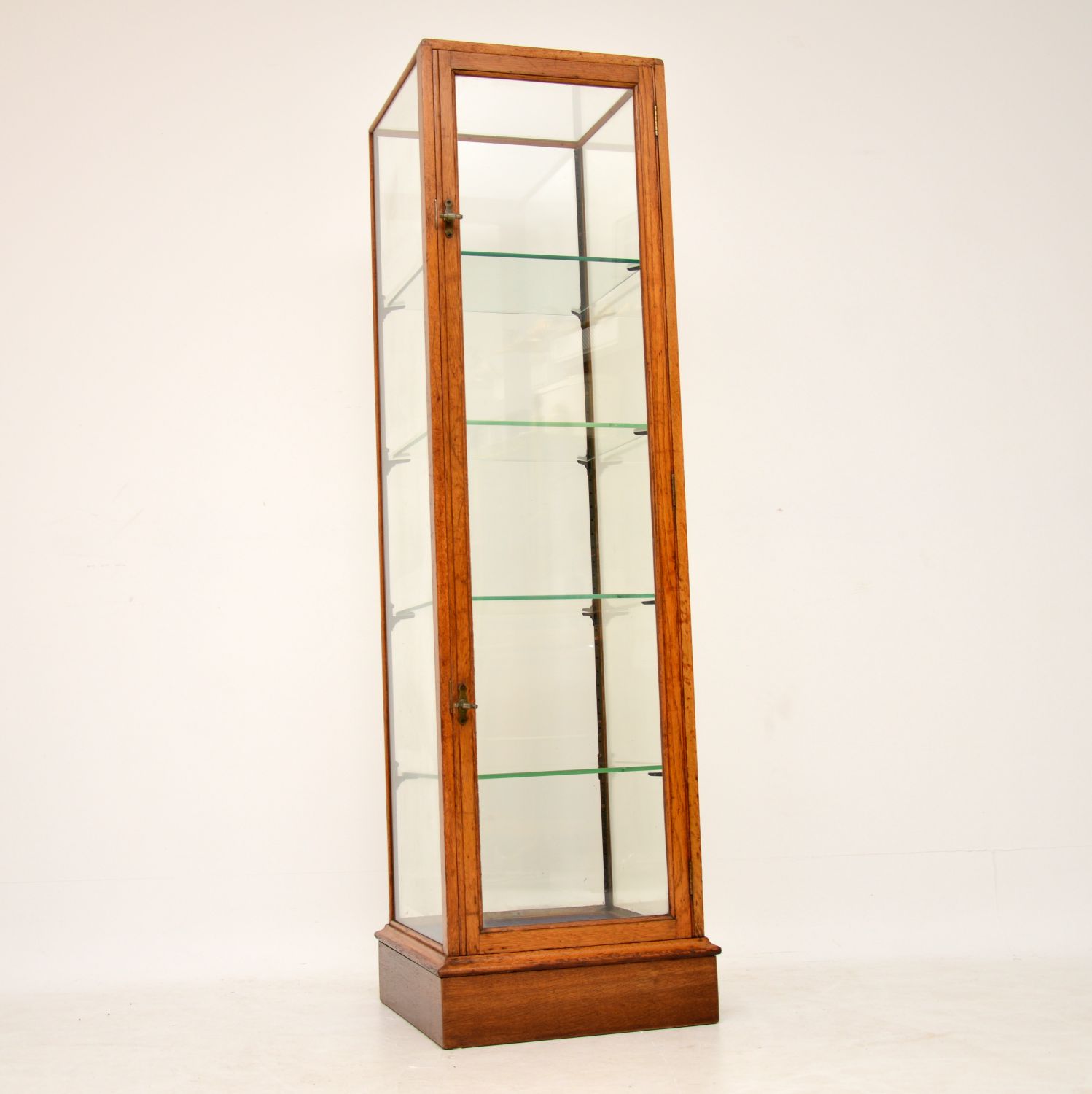 Antique Victorian Mahogany Display Showcase by F. Maund & E. Berg (1 of 1) Antique Victorian Mahogany Display Showcase by F. Maund & E. Berg (1 of 1)