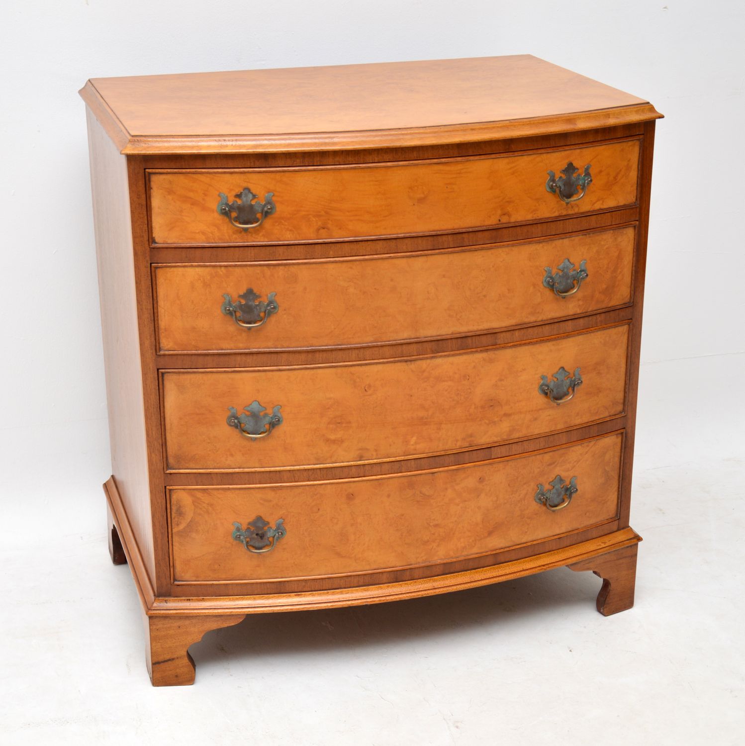 Burr Walnut Bow Front Chest of Drawers c.1930 (1 of 10) Burr Walnut Bow Front Chest of Drawers c.1930 (1 of 10)