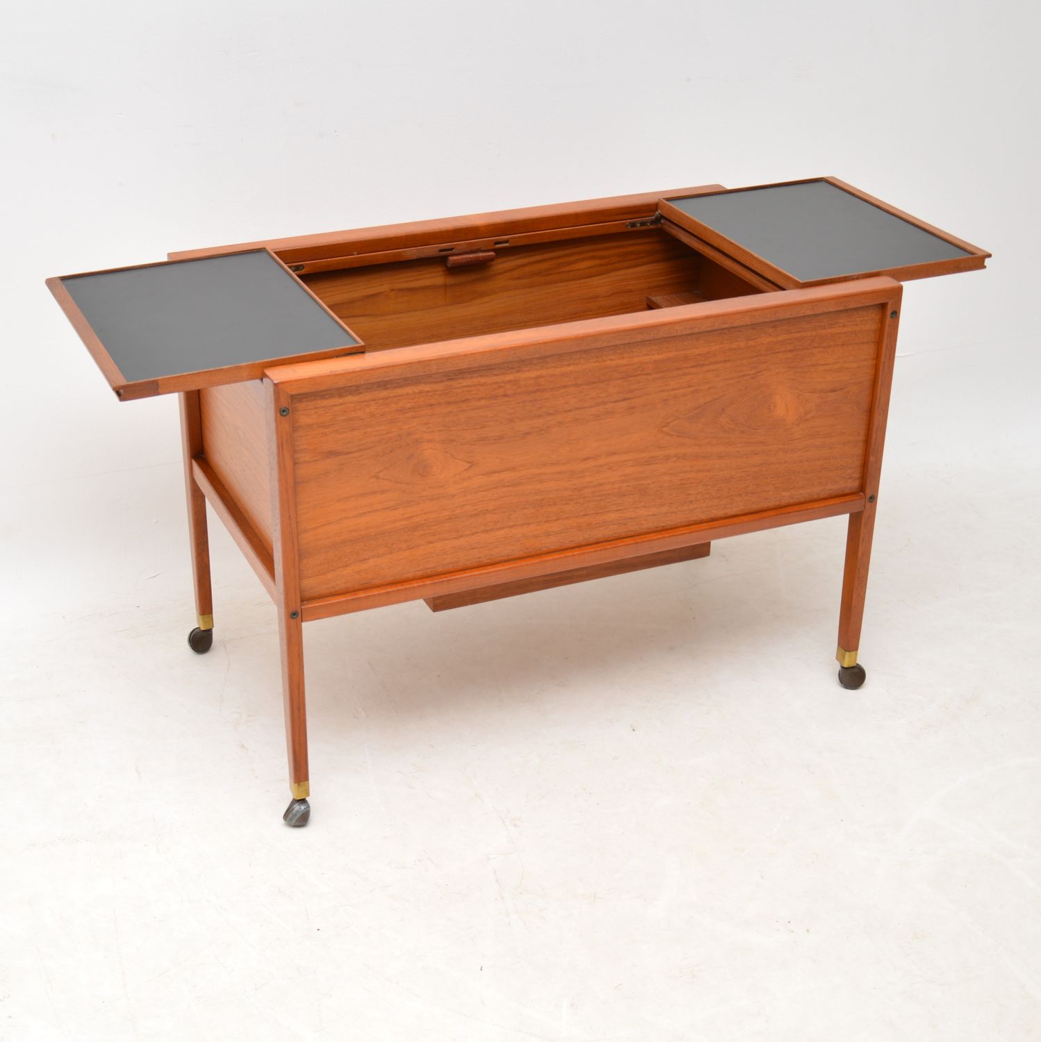 1960s Danish Vintage Teak Bar Cart / Drinks Trolley (1 of 12) 1960s Danish Vintage Teak Bar Cart / Drinks Trolley (1 of 12)