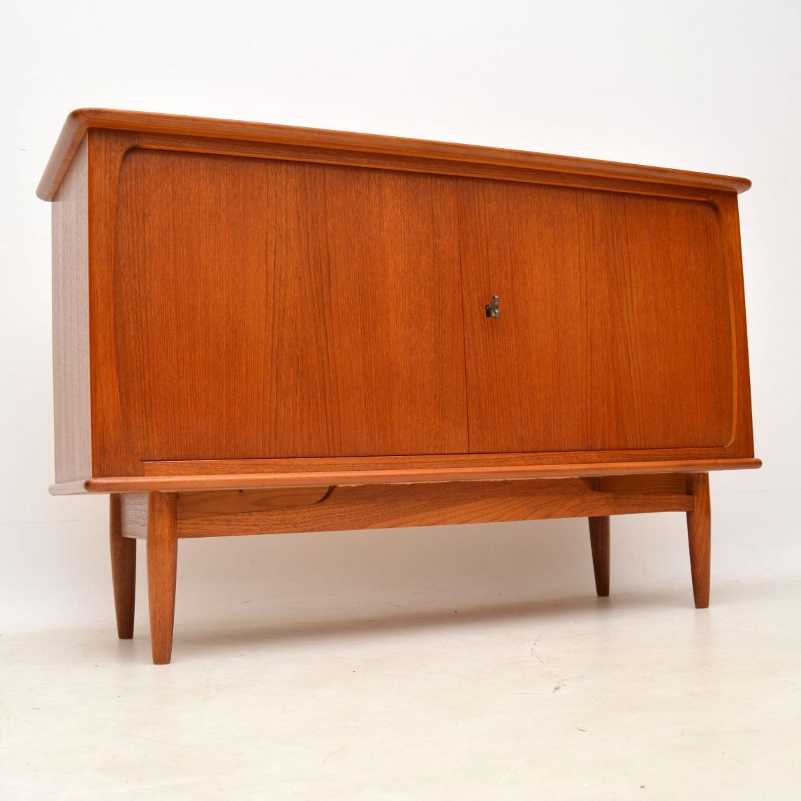 1960s Danish Vintage Teak Sideboard (1 of 1) 1960s Danish Vintage Teak Sideboard (1 of 1)