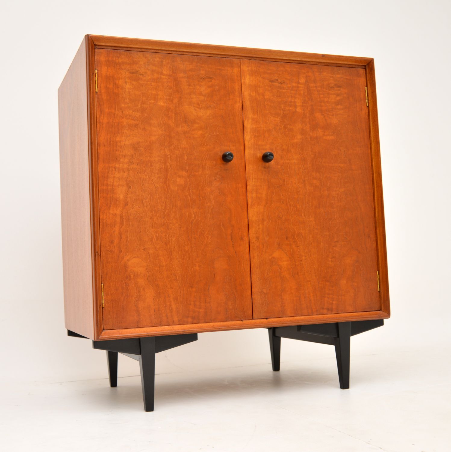 1950s Vintage Teak & Elm Cabinet (1 of 12) 1950s Vintage Teak & Elm Cabinet (1 of 12)