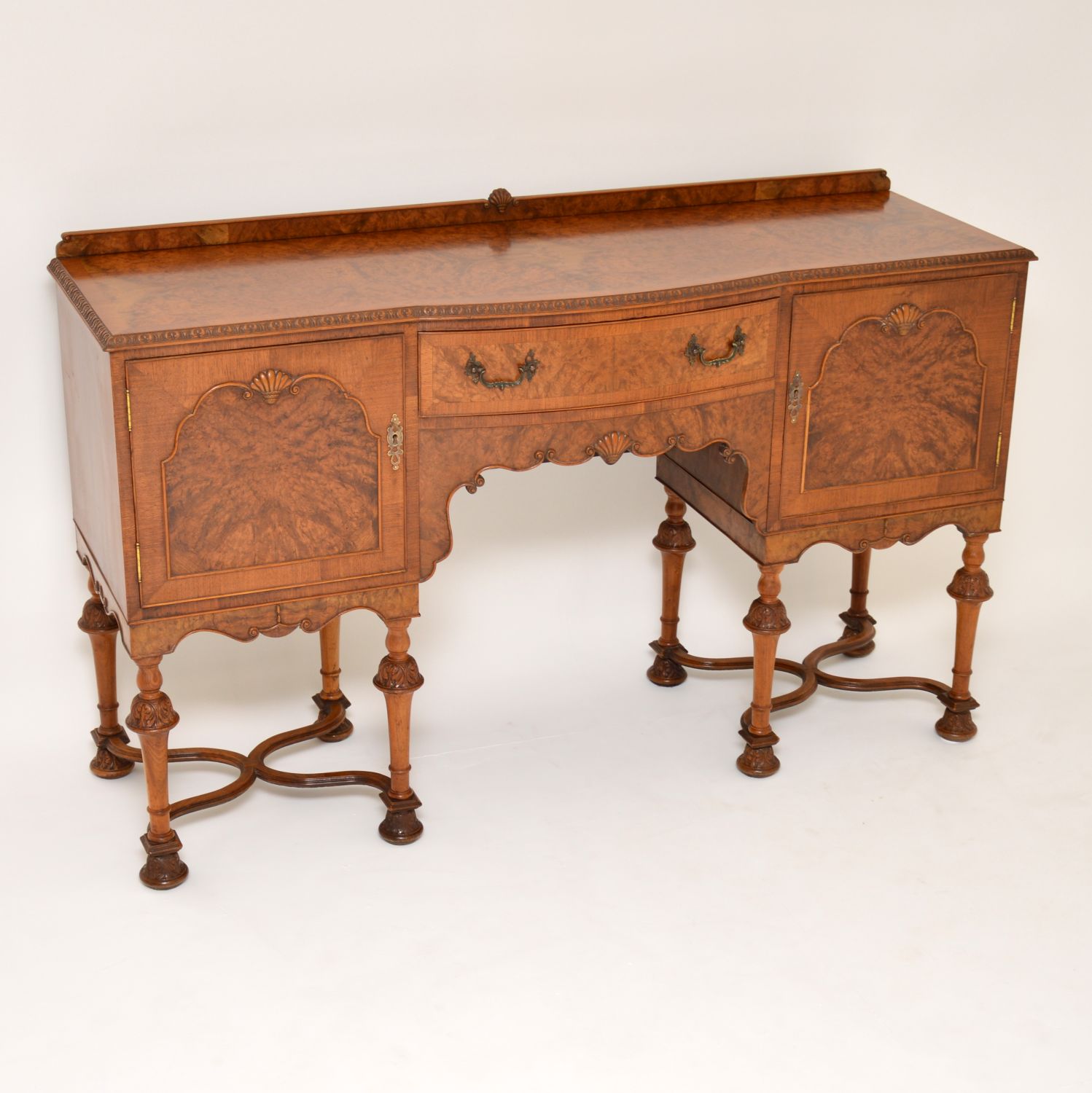 William & Mary Style Burr Walnut Sideboard c.1930 (1 of 11) William & Mary Style Burr Walnut Sideboard c.1930 (1 of 11)