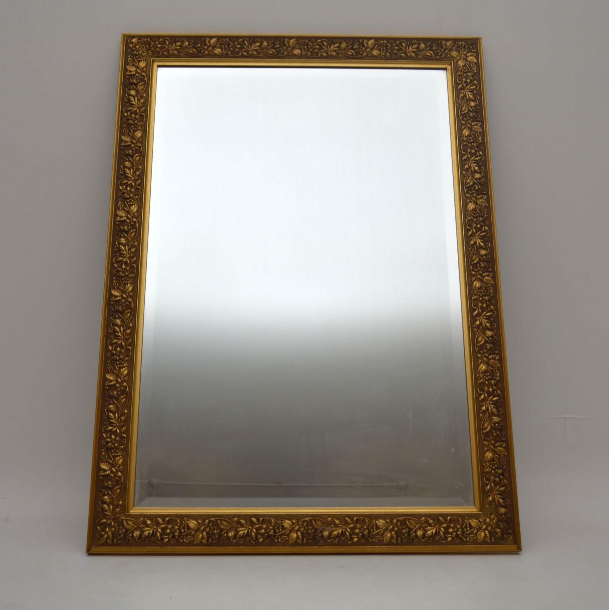 Large Gilt Framed Bevelled Mirror (1 of 1) Large Gilt Framed Bevelled Mirror (1 of 1)
