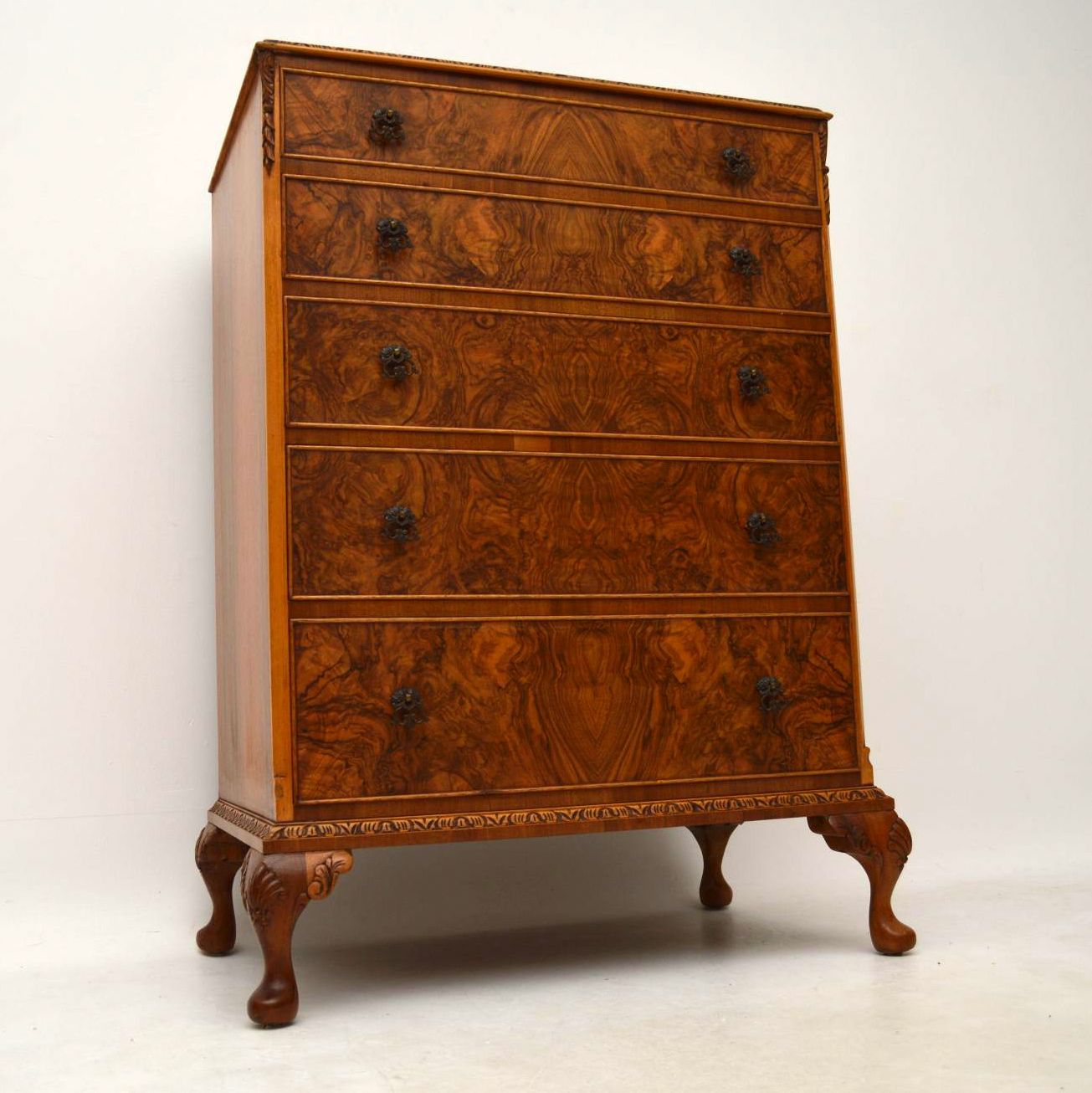 Burr Walnut Queen Anne Style Chest of Drawers c.1920 (1 of 1) Burr Walnut Queen Anne Style Chest of Drawers c.1920 (1 of 1)