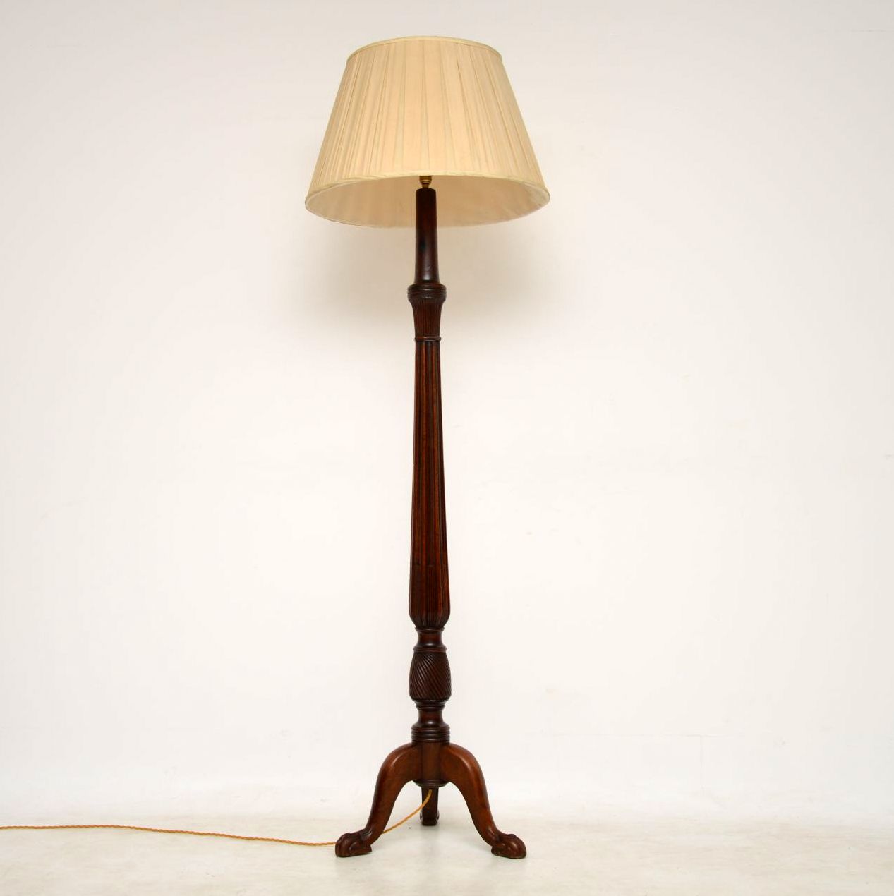 Antique Mahogany Standard Lamp C.1890 (1 of 1) Antique Mahogany Standard Lamp C.1890 (1 of 1)