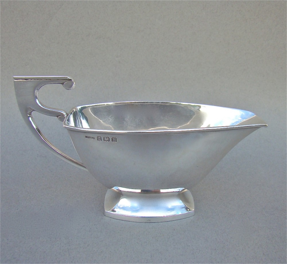 Fabulous Art Deco Silver Sauceboat by F H Adams & Holman, Birmingham 1936 (1 of 1) Fabulous Art Deco Silver Sauceboat by F H Adams & Holman, Birmingham 1936 (1 of 1)