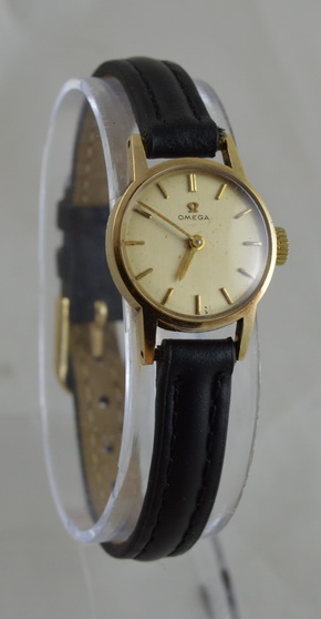 1960 Ladies 9K Gold Omega Wristwatch (1 of 3) 1960 Ladies 9K Gold Omega Wristwatch (1 of 3)