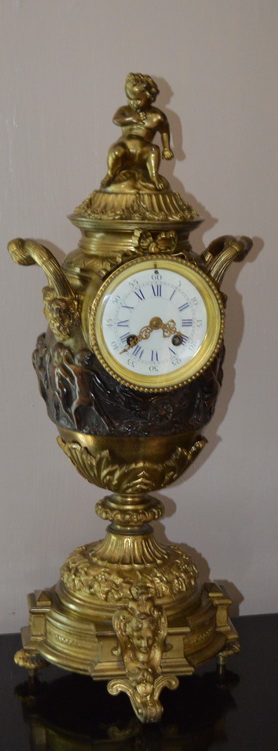 Large Impressive Vase Bronze French Victorian Mantel / Table Clock (1 of 7) Large Impressive Vase Bronze French Victorian Mantel / Table Clock (1 of 7)