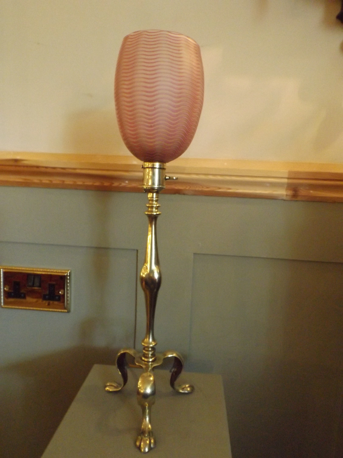 Edwardian Pulman Style Brass Lamp with Period Nailsea Glass Shade (1 of 10)