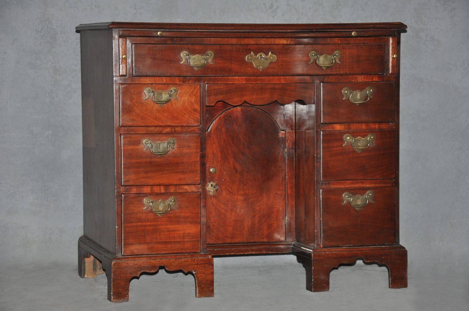 18th Century Mahogany Kneehole Desk (1 of 16)