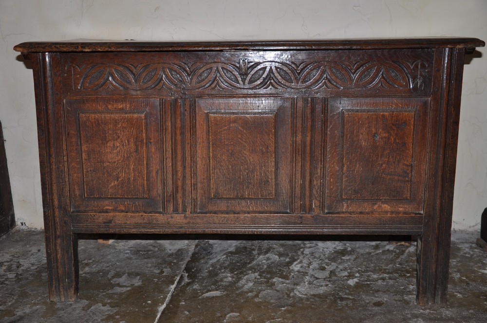Oak Coffer c.1695 (1 of 9)