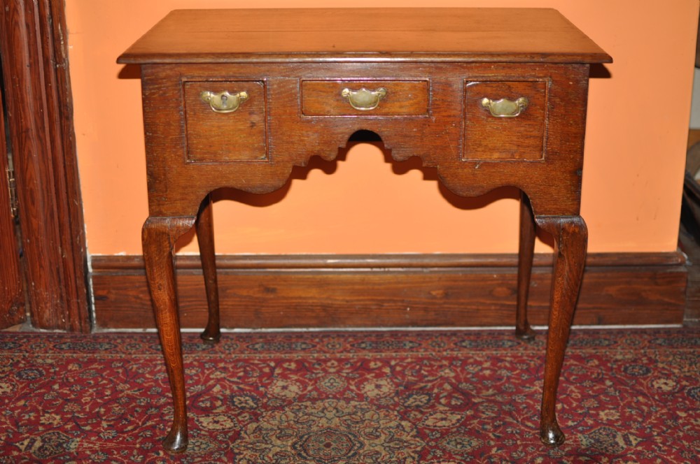 Oak Lowboy c.1735 (1 of 6)