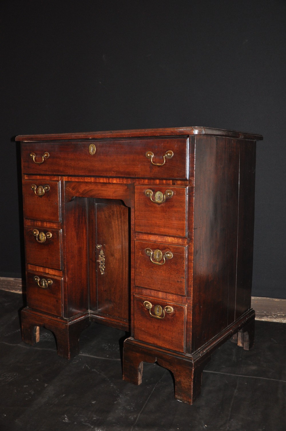 George I Antique Cuban Mahogany Kneehole Desk c.1720 (1 of 8)