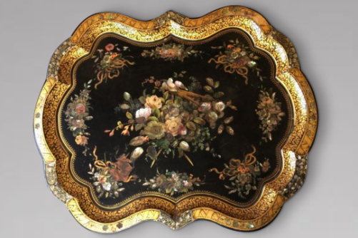 Good Serpentine Shaped Gilded & Painted Toleware Tray (1 of 1) Good Serpentine Shaped Gilded & Painted Toleware Tray (1 of 1)