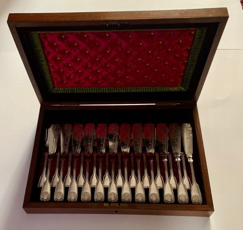 Walker & Hall 'Gothic' c.1880 Set of 12 Fish Knives & Forks (1 of 4) Walker & Hall 'Gothic' c.1880 Set of 12 Fish Knives & Forks (1 of 4)