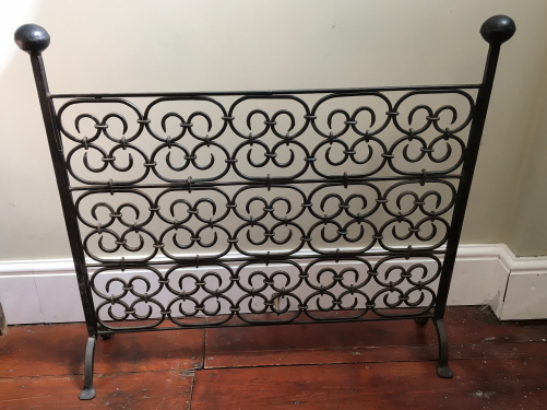 An Attractive Art Nouveau Iron Fire Screen (1 of 1) An Attractive Art Nouveau Iron Fire Screen (1 of 1)