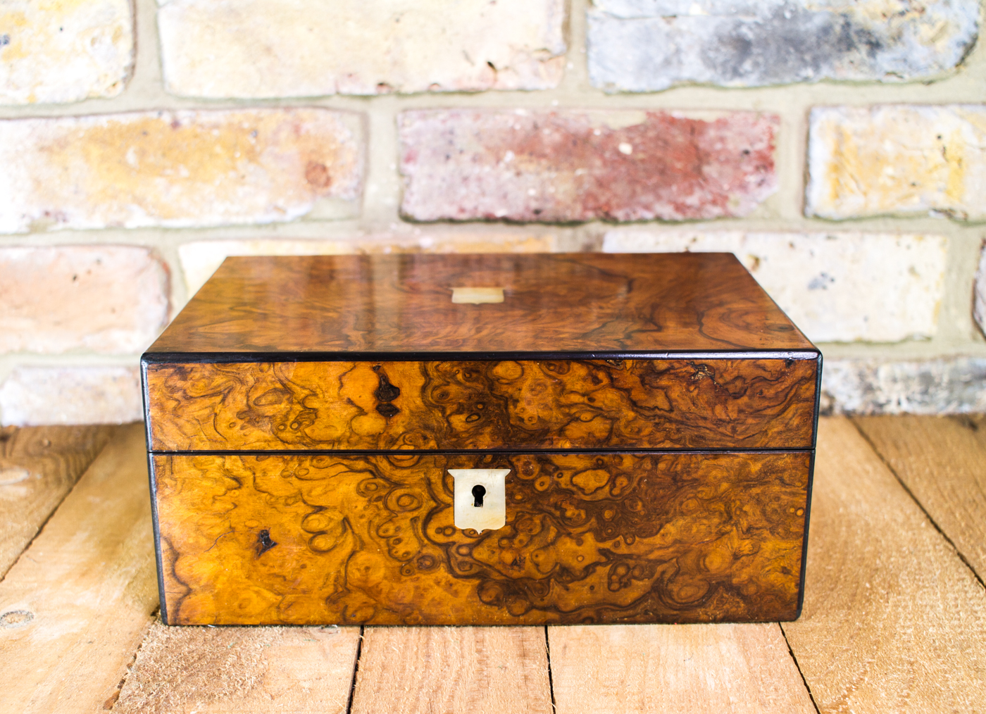 Burr Walnut Work Box c.1870 (1 of 1) Burr Walnut Work Box c.1870 (1 of 1)