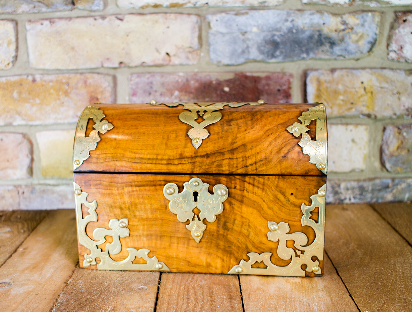 Figured Walnut Desk Box c.1870 (1 of 1) Figured Walnut Desk Box c.1870 (1 of 1)