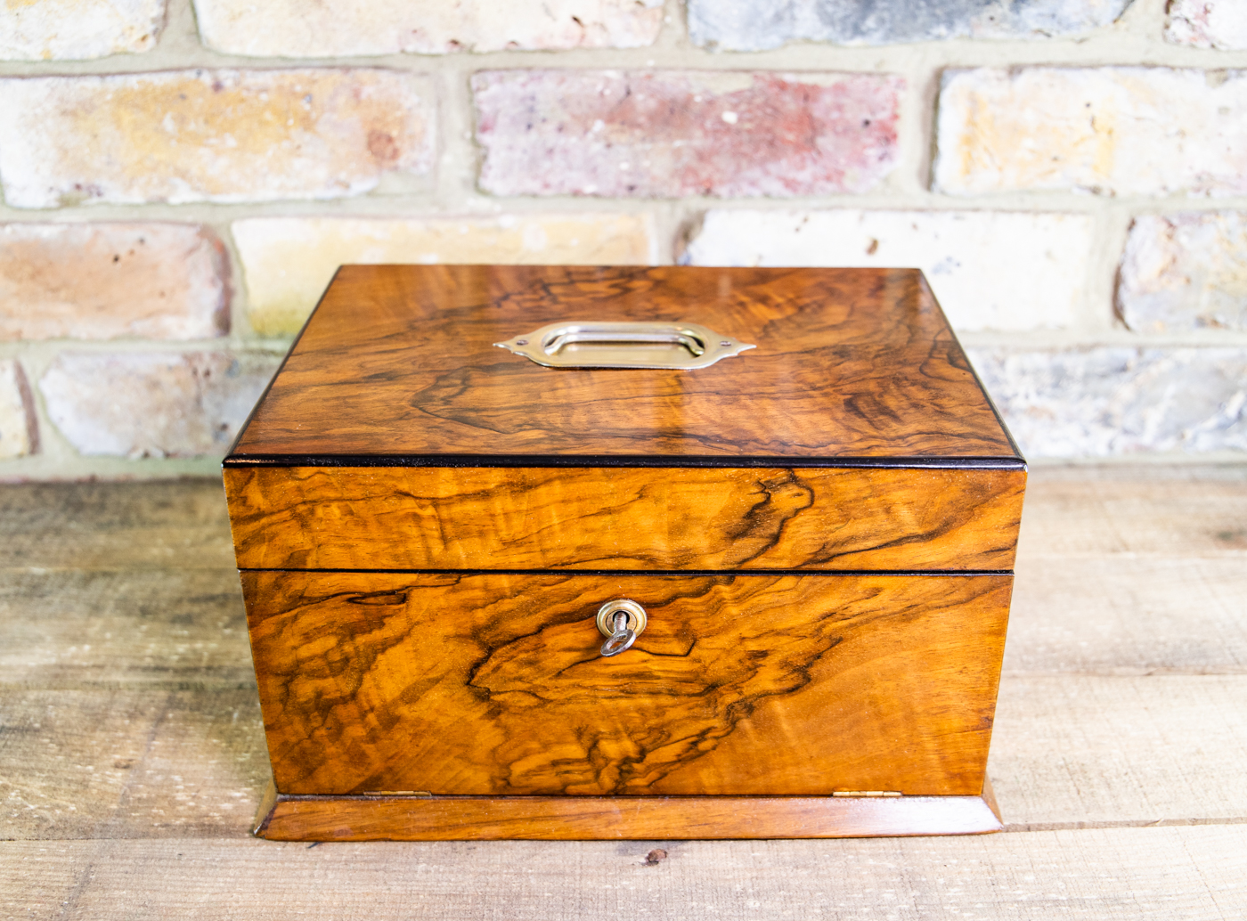 Figured Walnut Ladies Box c.1890 (1 of 1) Figured Walnut Ladies Box c.1890 (1 of 1)