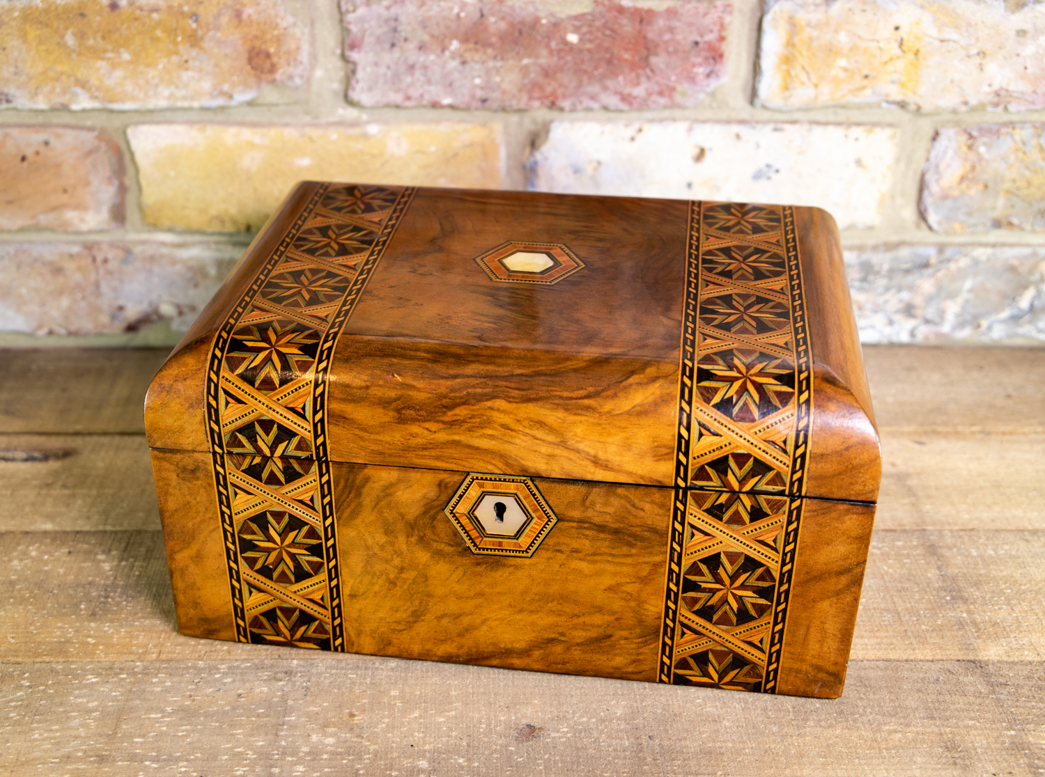 Figured Walnut Tunbridge Ware c.1880 (1 of 1) Figured Walnut Tunbridge Ware c.1880 (1 of 1)