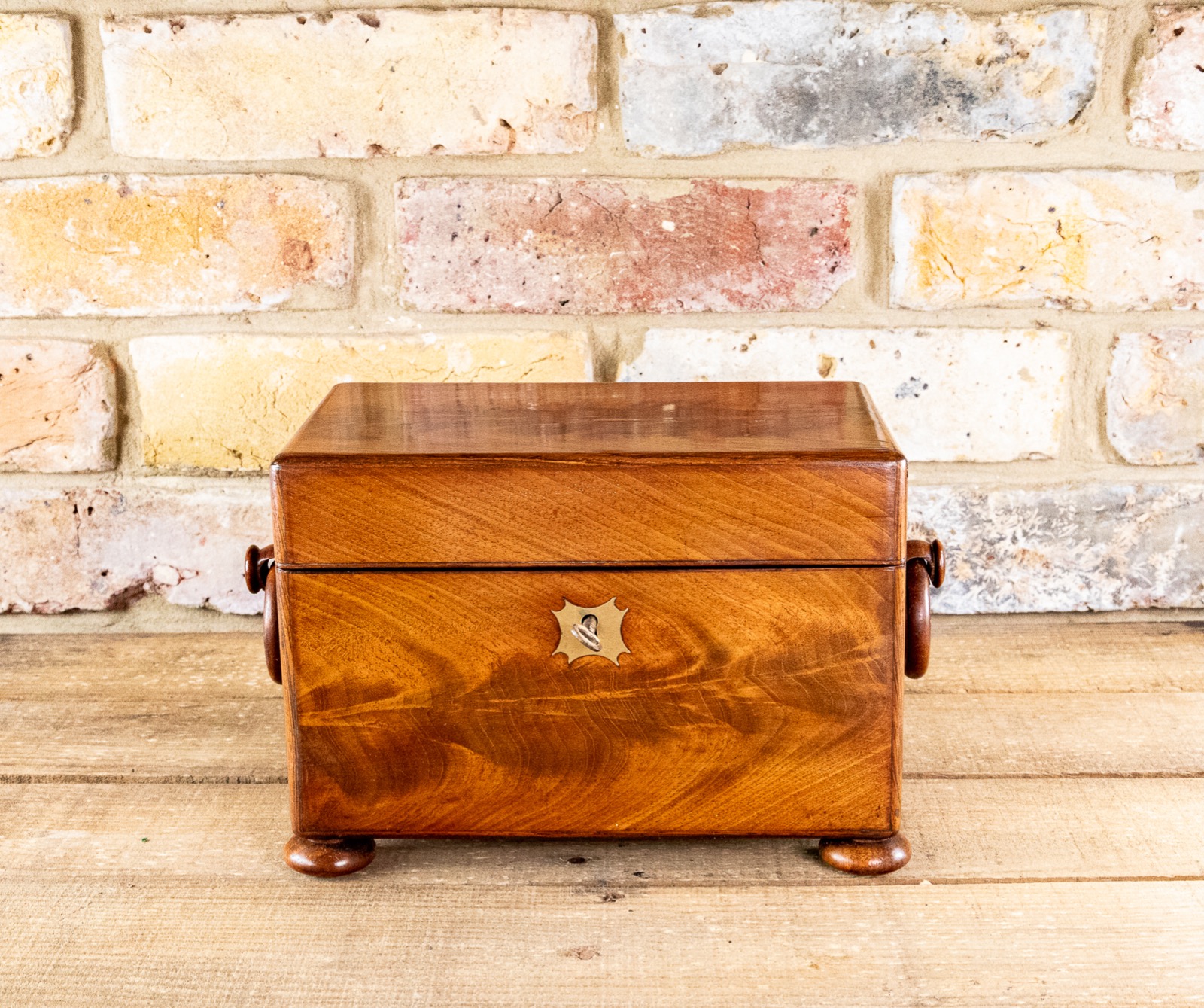 Flamed Mahogany Twin Tea Caddy c.1830 (1 of 10) Flamed Mahogany Twin Tea Caddy c.1830 (1 of 10)