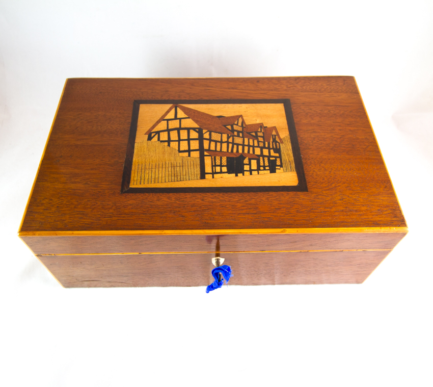 Mahogany Writing Slope c.1890 (1 of 8)