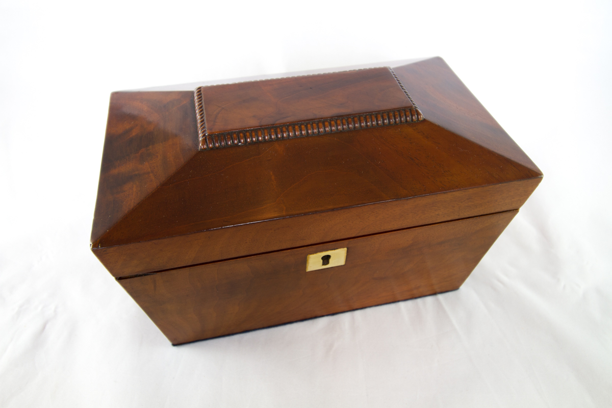 Mahogany Tea Caddy c.1830 (1 of 1) Mahogany Tea Caddy c.1830 (1 of 1)