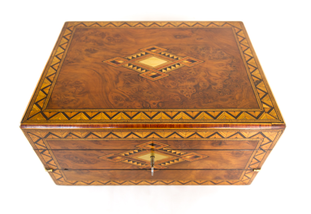 Burr Walnut Ladies Box c.1860 (1 of 1) Burr Walnut Ladies Box c.1860 (1 of 1)