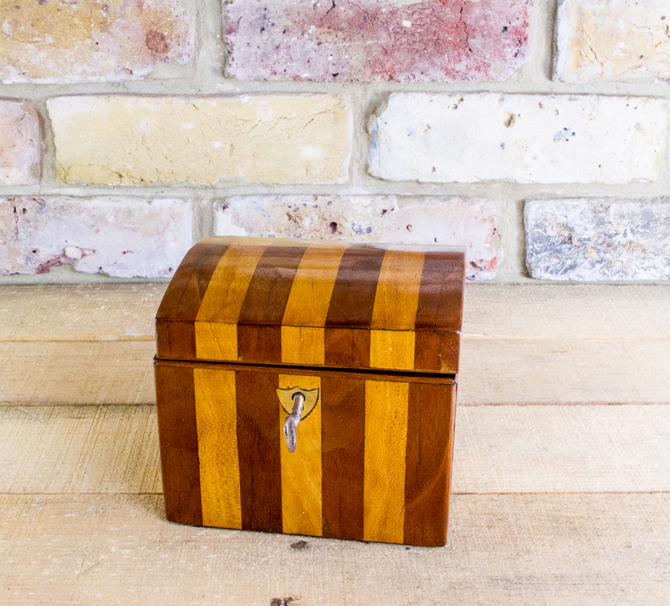 Striped Satinwood Single Tea Caddy c.1840 (1 of 1) Striped Satinwood Single Tea Caddy c.1840 (1 of 1)