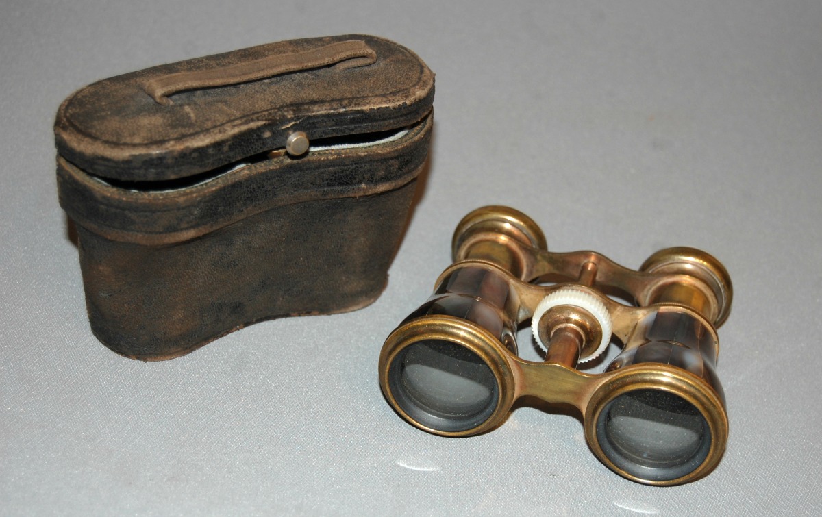 Quality 19th Century Opera Glasses (1 of 5)