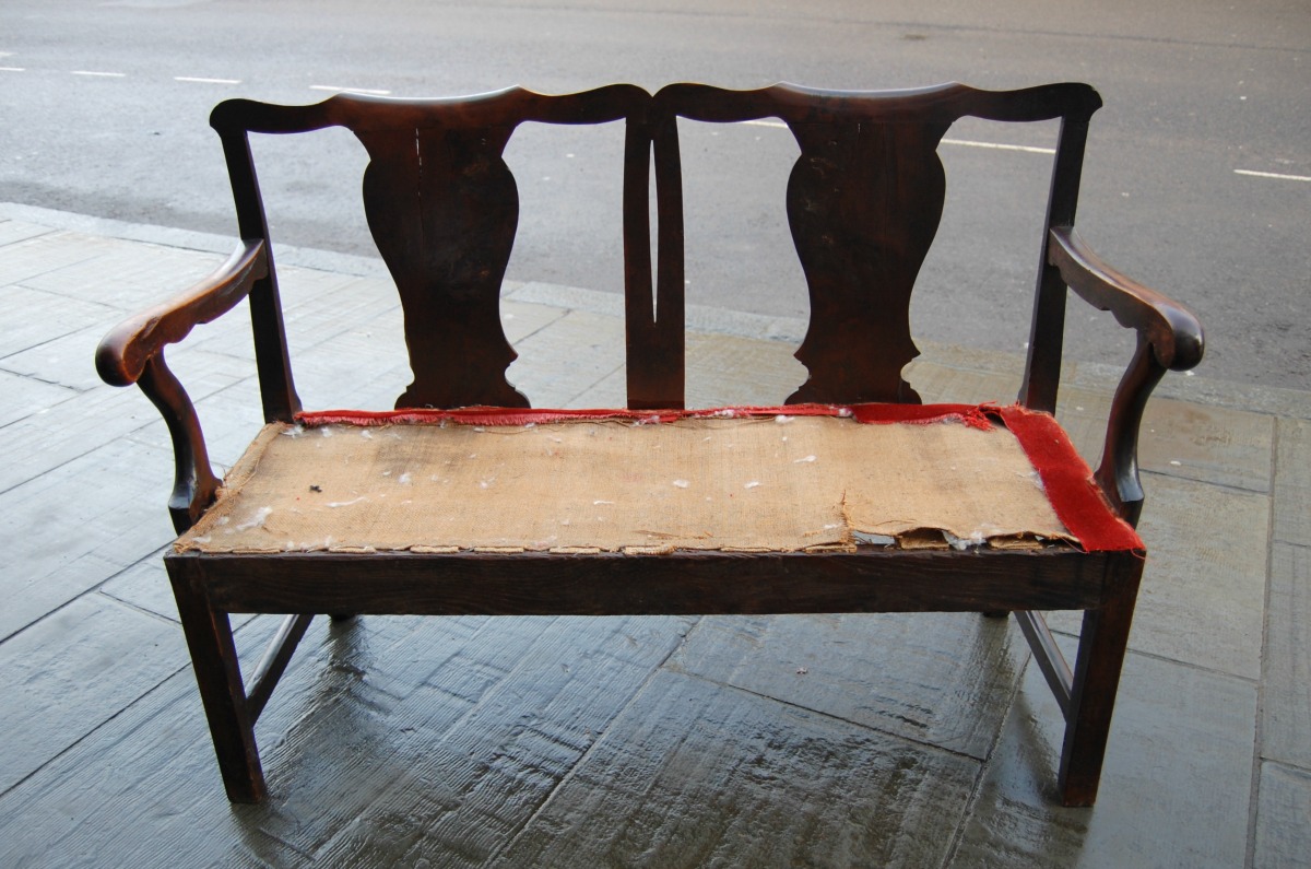 Exceptionally Rare 18th Century Yew Tree Child's Sofa (1 of 5)