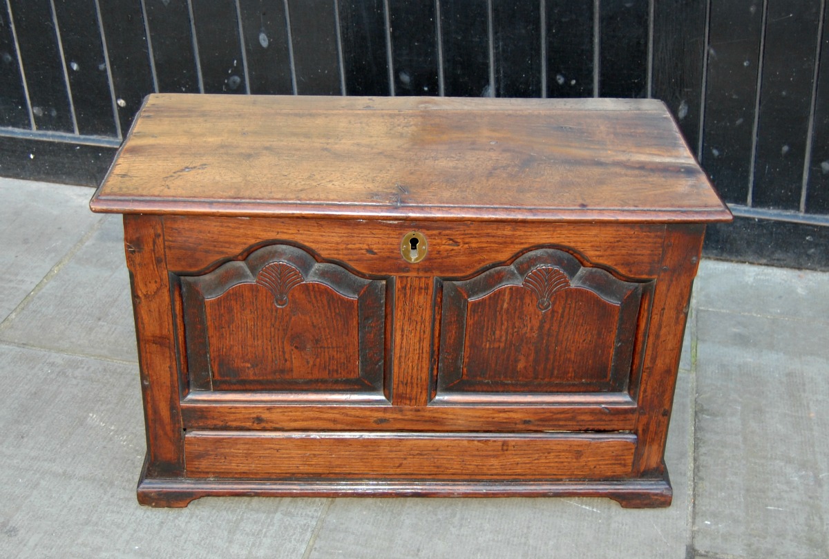 18th Century Welsh Oak Coffer Bach (1 of 5)
