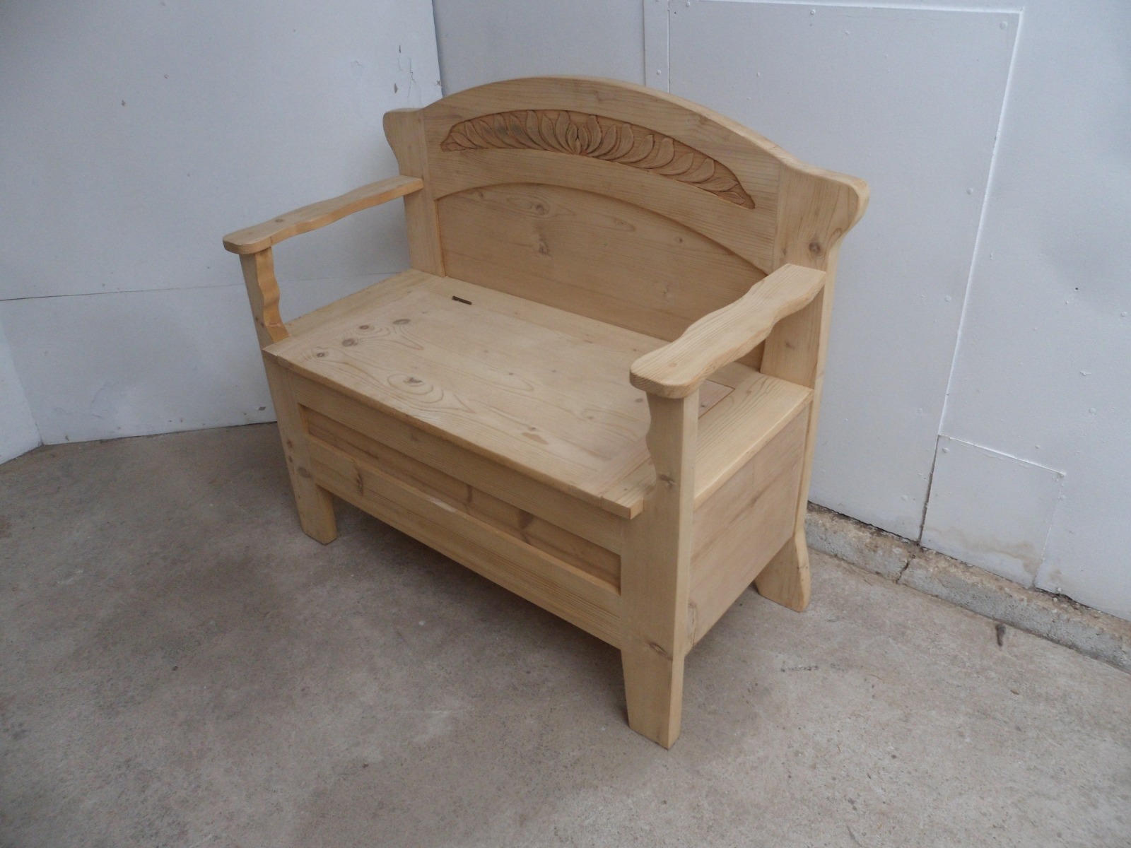 Really Pretty Carved 1/2 Seater Old Pine Box Settle / Bench to wax / paint (1 of 1)