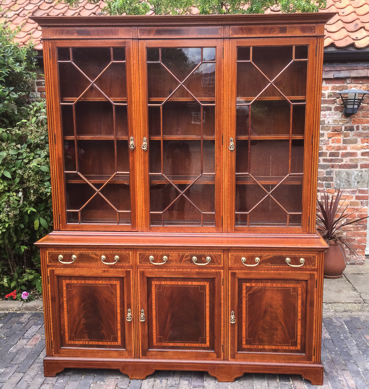 Superb Late Victorian Inlaid Mahogany Large Bookcase (1 of 1) Superb Late Victorian Inlaid Mahogany Large Bookcase (1 of 1)