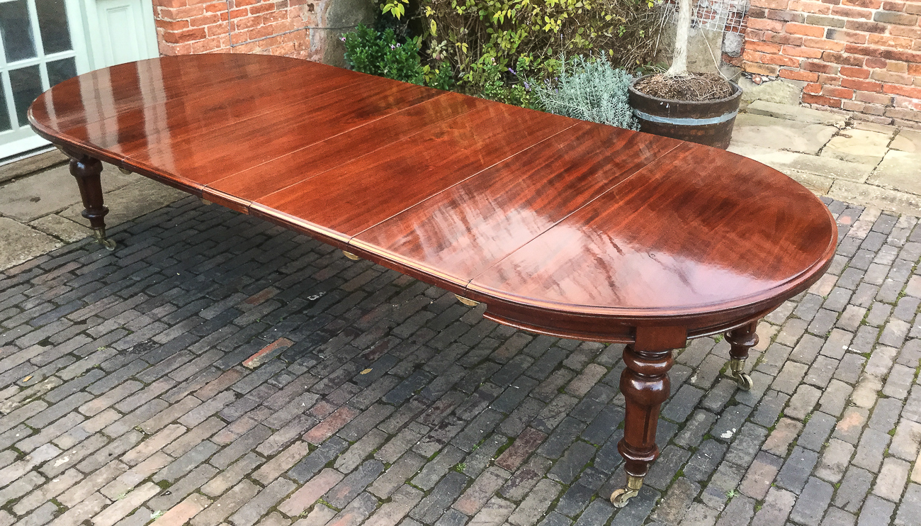Victorian Mahogany Round End Extending Dining Table (1 of 1) Victorian Mahogany Round End Extending Dining Table (1 of 1)