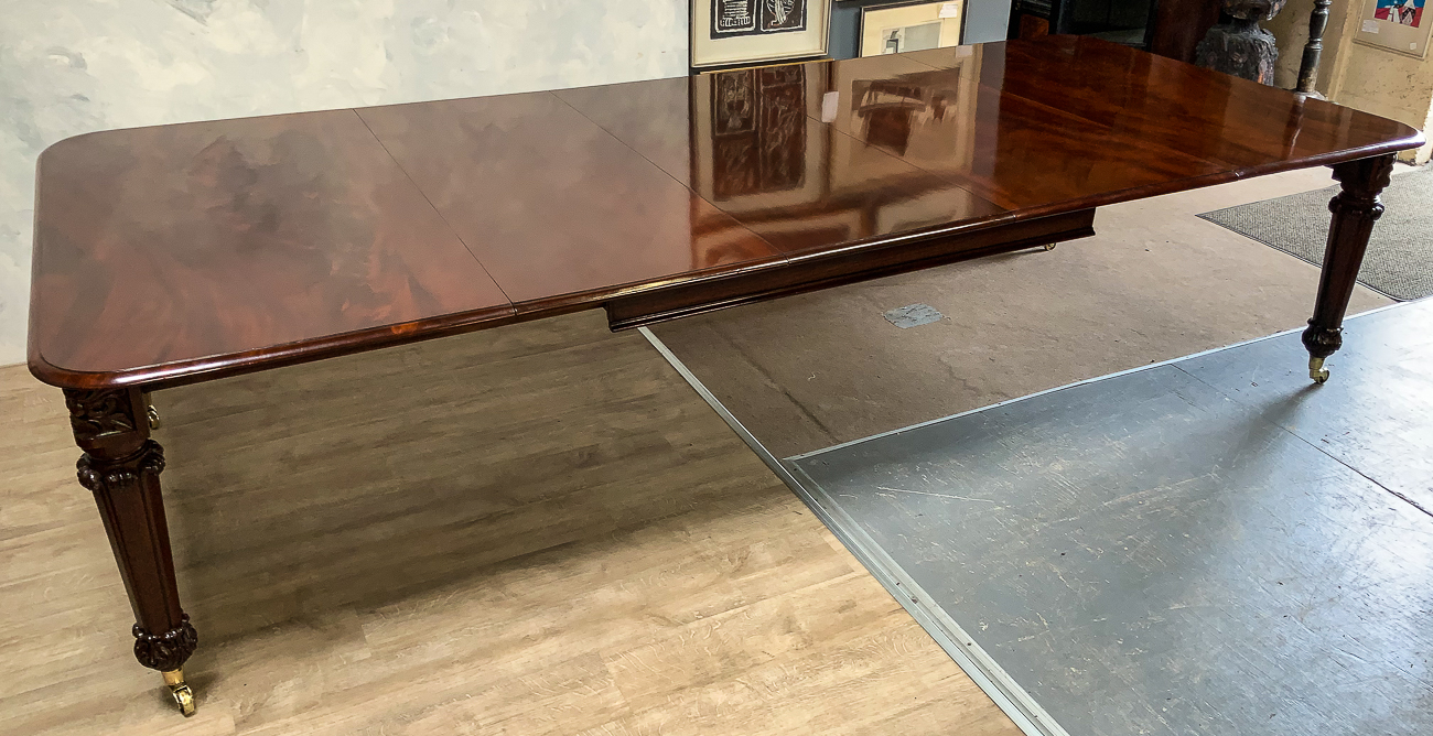 Very Good Early 19th Century 3 Leaf Extending Dining Table (1 of 1) Very Good Early 19th Century 3 Leaf Extending Dining Table (1 of 1)