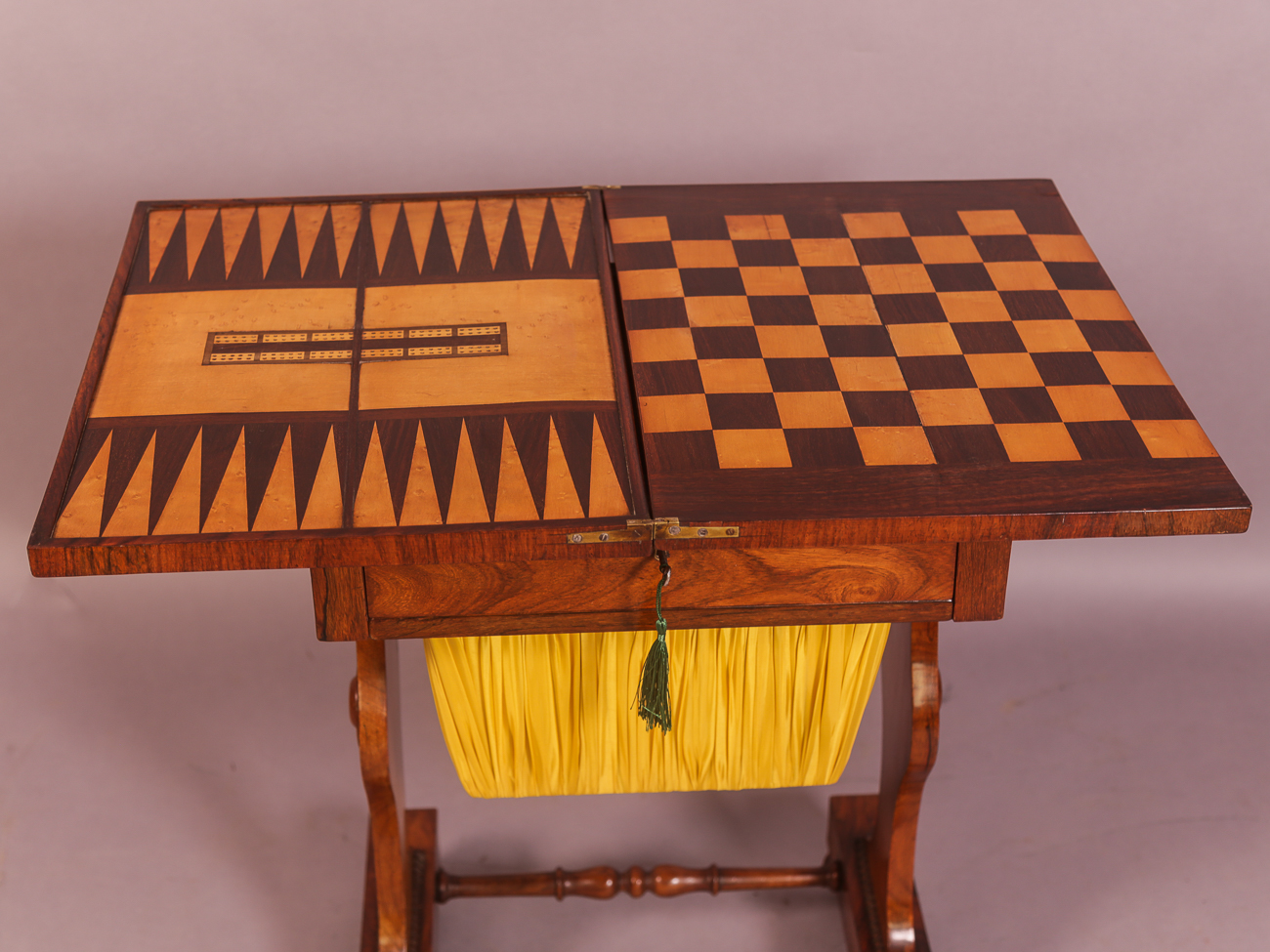 Rosewood Early Victorian Sewing / Games Table (1 of 1) Rosewood Early Victorian Sewing / Games Table (1 of 1)