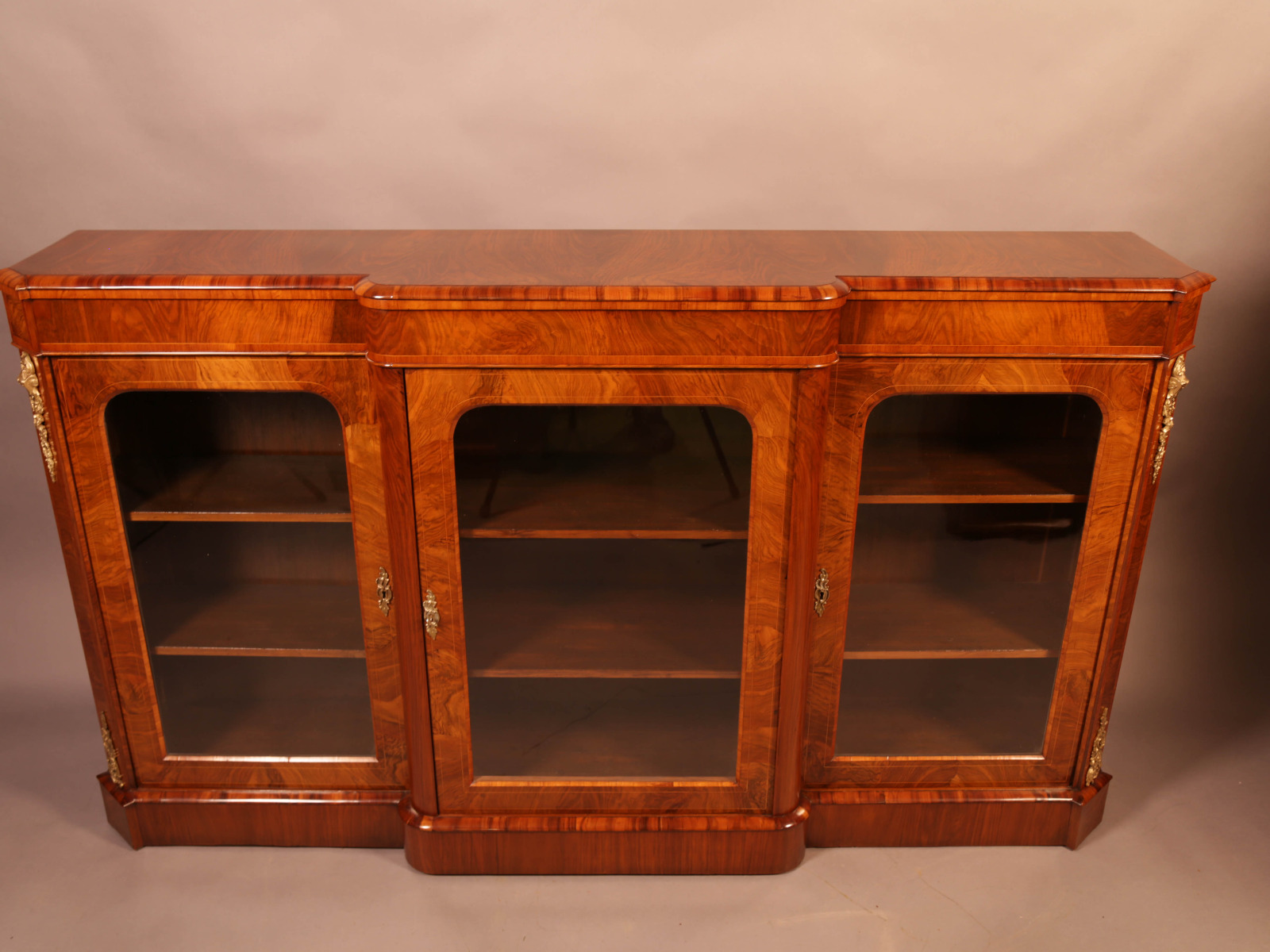 Good Victorian Credenza in Burr Walnut (1 of 11) Good Victorian Credenza in Burr Walnut (1 of 11)