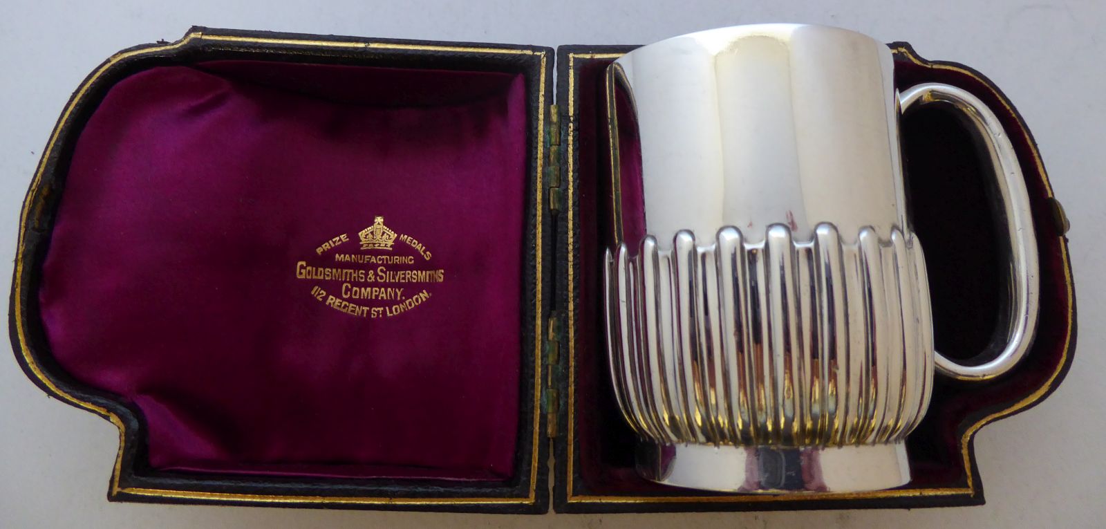 Sheffield 1888 Boxed Victorian Hallmarked Solid Silver Christening Mug Tankard Goldsmiths & Silversmiths (1 of 1) Sheffield 1888 Boxed Victorian Hallmarked Solid Silver Christening Mug Tankard Goldsmiths & Silversmiths (1 of 1)