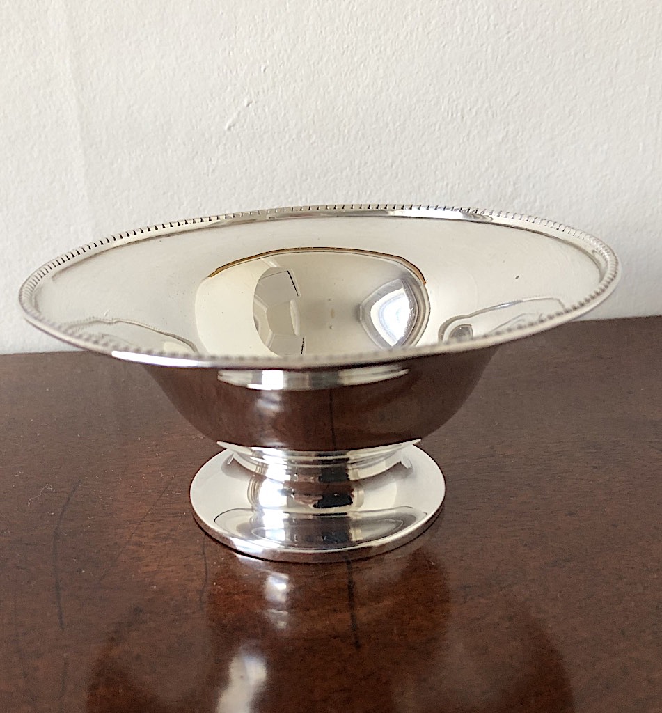 Silver Footed Bowl, William Neale Birmingham 1908 (1 of 4)
