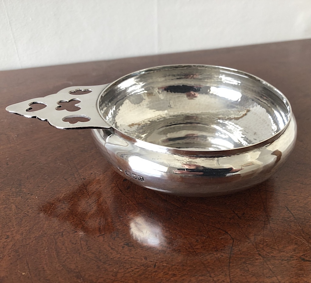 Silver Quaich, Goldsmiths & Silversmiths 1915 (1 of 5)