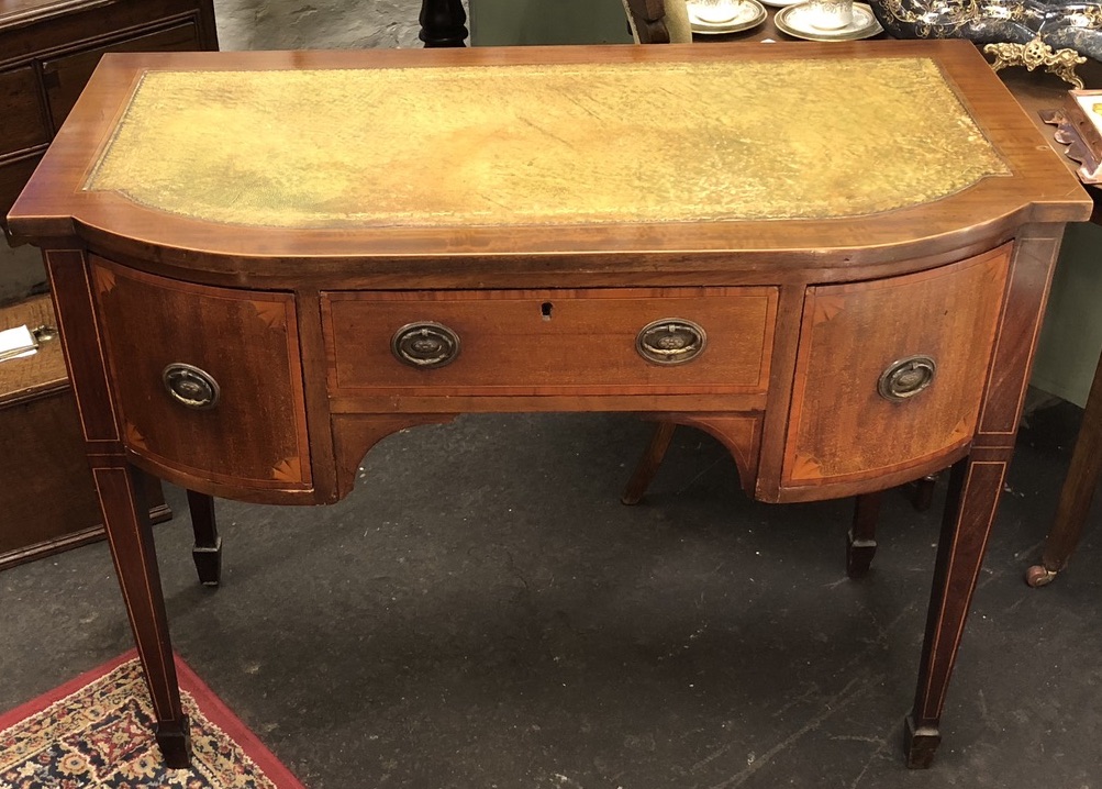 Small Edwardian Mahogany Inlaid Kneehole Desk (1 of 3) Small Edwardian Mahogany Inlaid Kneehole Desk (1 of 3)