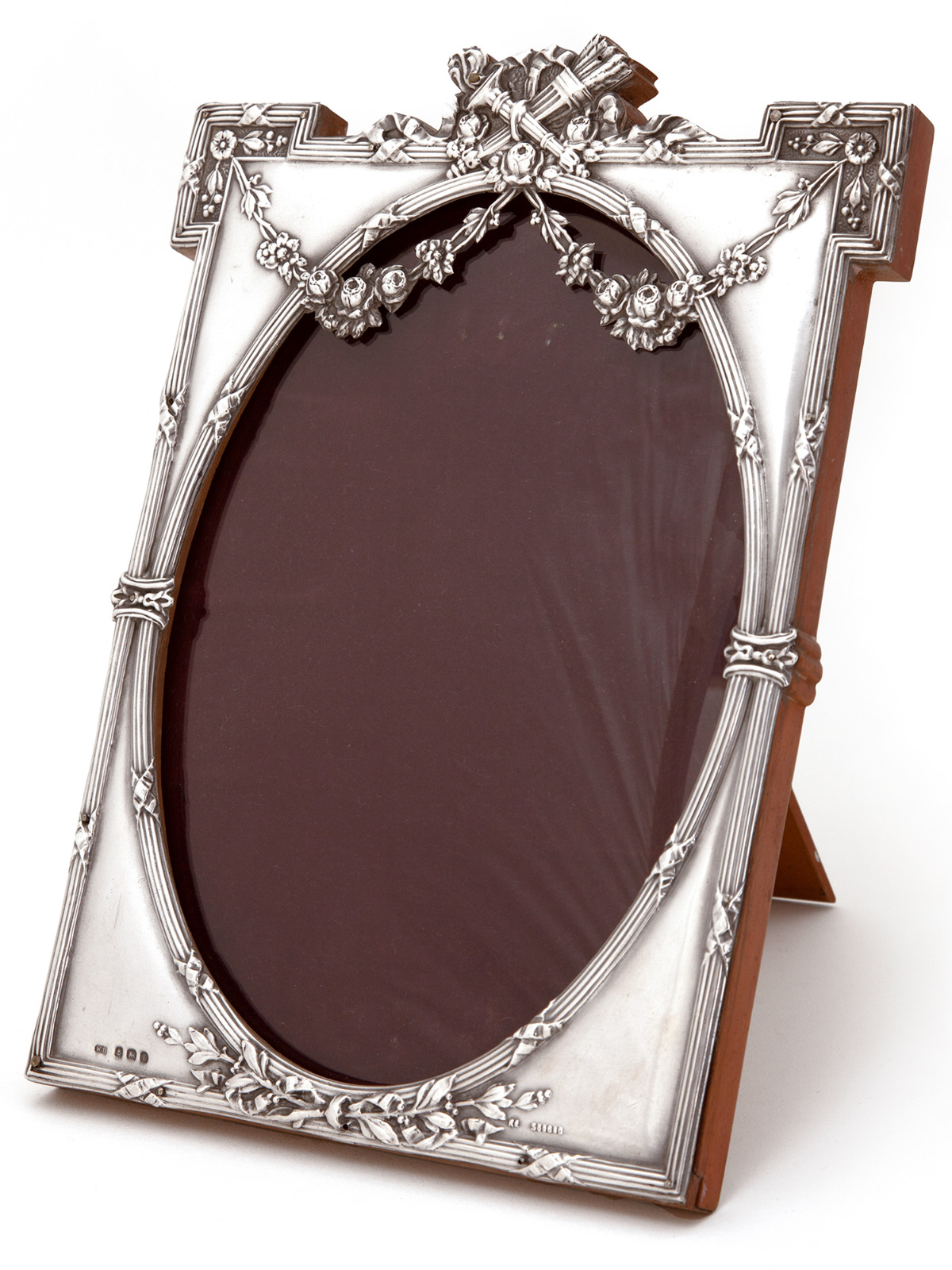 Impressive Neo-Classical Edwardian Silver Picture Frame with Repousse Garland & Stylised Floral Decoration (1 of 1) Impressive Neo-Classical Edwardian Silver Picture Frame with Repousse Garland & Stylised Floral Decoration (1 of 1)