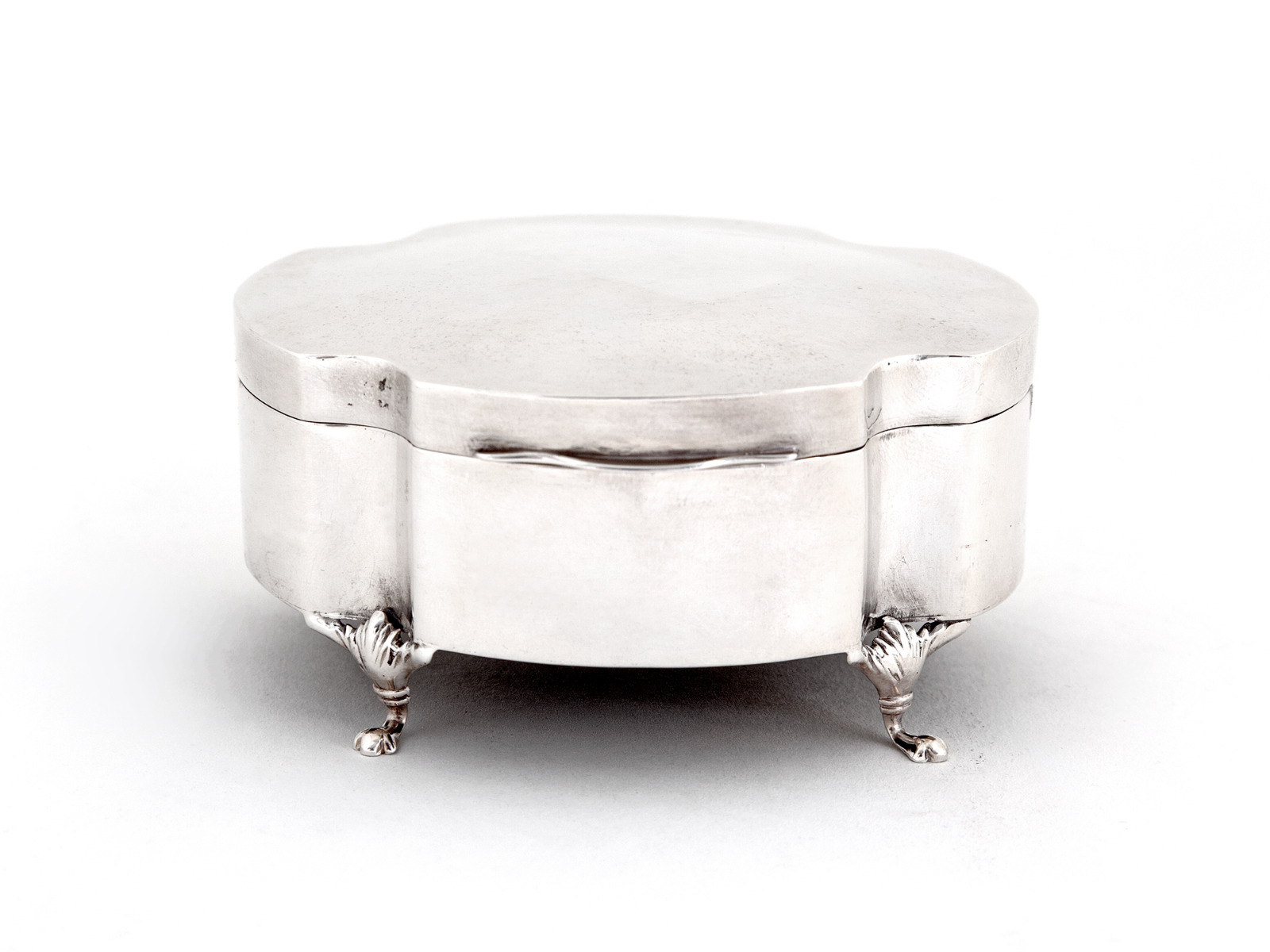 Antique Plain Silver Plated Jewellery Box in a Shaped Oval Form (1 of 5) Antique Plain Silver Plated Jewellery Box in a Shaped Oval Form (1 of 5)