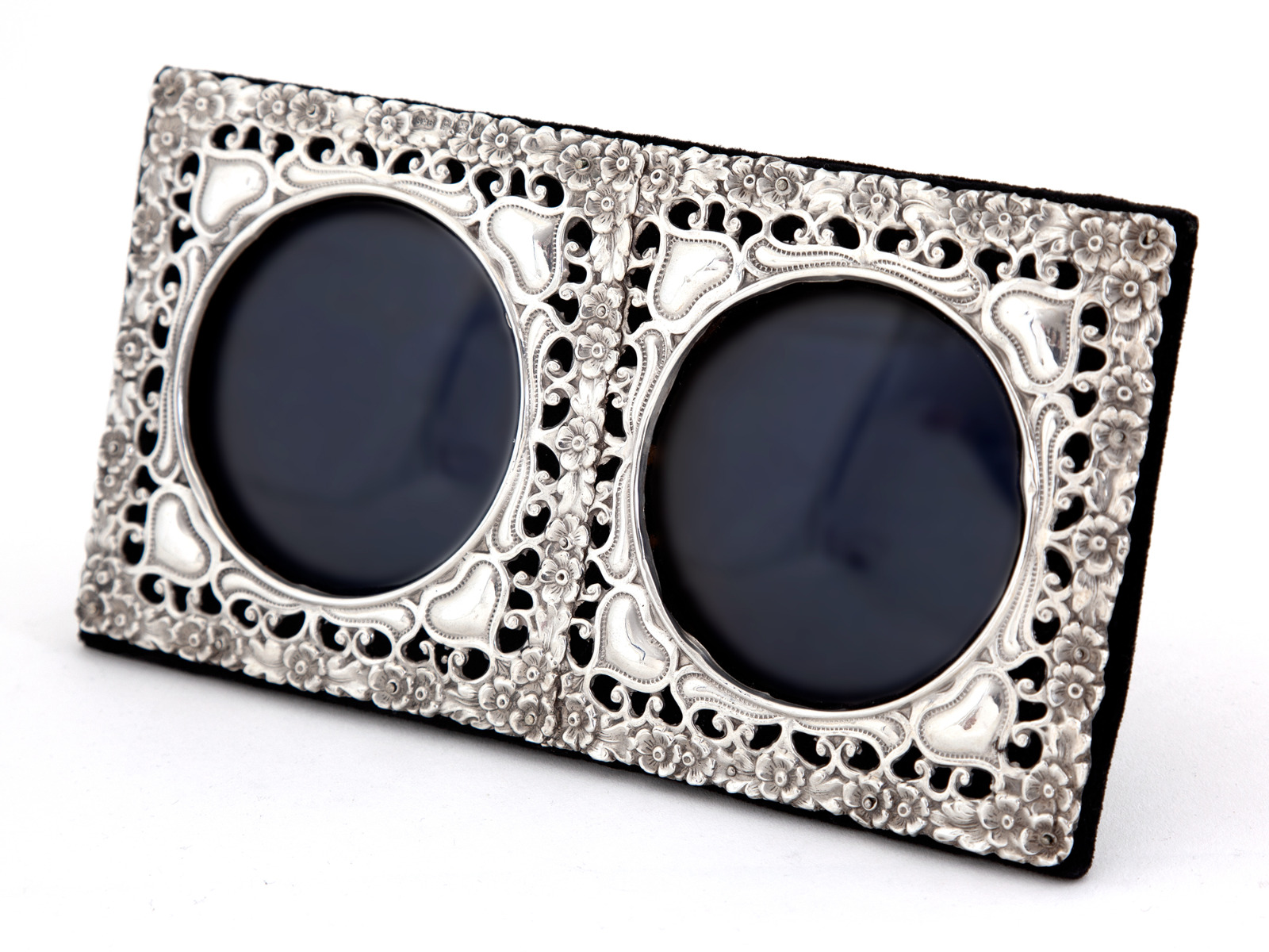 Edwardian Double Window Silver Photo Frame with Floral Border (1 of 1) Edwardian Double Window Silver Photo Frame with Floral Border (1 of 1)